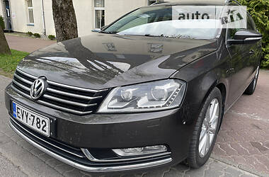 Универсал Volkswagen Passat 2012 в Хмельницком