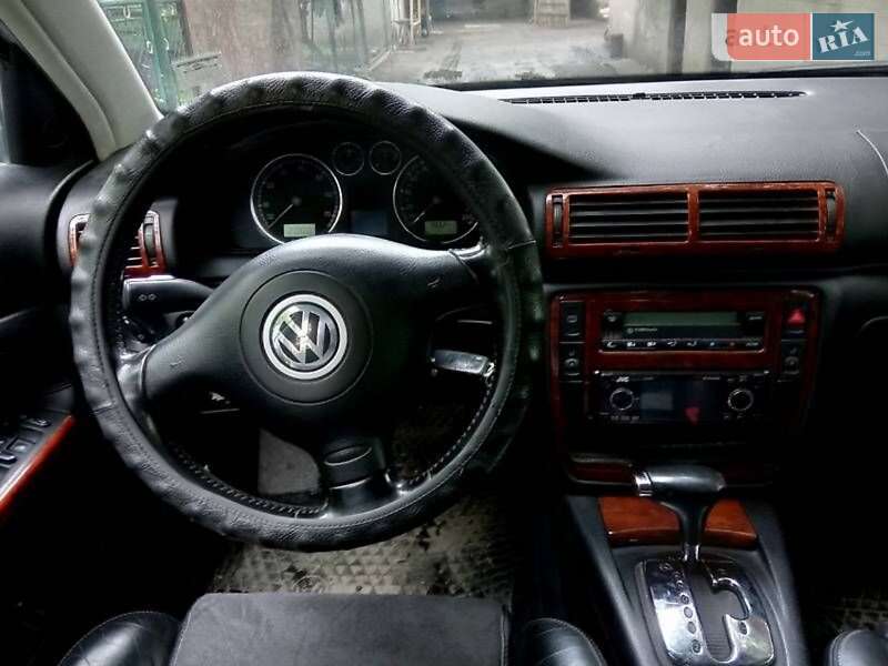 Седан Volkswagen Passat 2003 в Буську