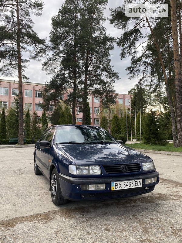 Седан Volkswagen Passat 1996 в Нетешине