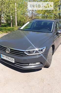 Універсал Volkswagen Passat 2017 в Житомирі