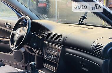 Седан Volkswagen Passat 2003 в 