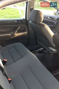 Седан Volkswagen Passat 2004 в 