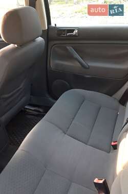 Седан Volkswagen Passat 2004 в 