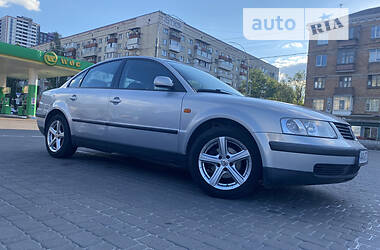 Седан Volkswagen Passat 1997 в Киеве