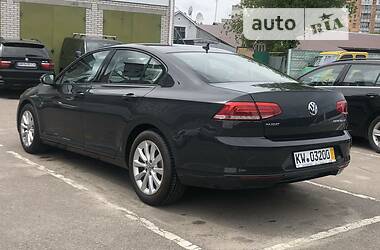 Седан Volkswagen Passat 2015 в Житомирі