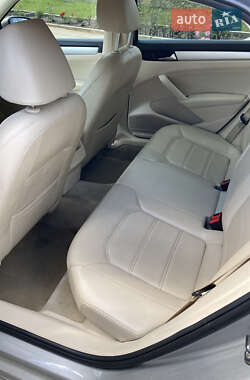 Седан Volkswagen Passat 2012 в 