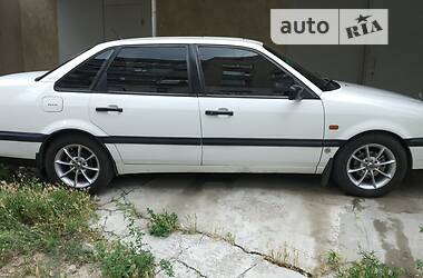 Седан Volkswagen Passat 1994 в Білгороді-Дністровському