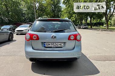 Универсал Volkswagen Passat 2009 в Киеве