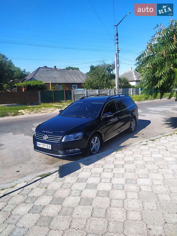 Універсал Volkswagen Passat 2011 в Овручі