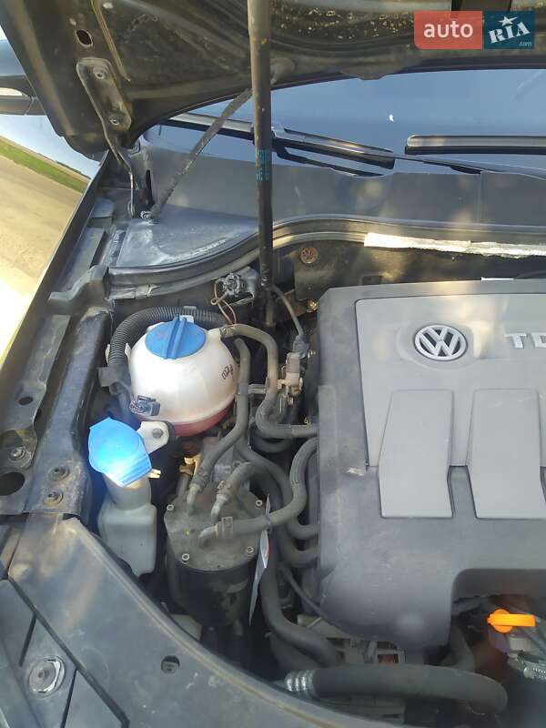 Універсал Volkswagen Passat 2011 в Овручі