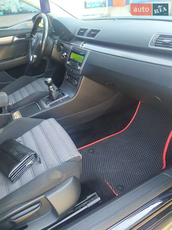 Універсал Volkswagen Passat 2011 в Овручі