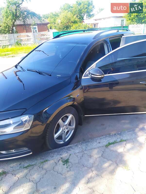Універсал Volkswagen Passat 2011 в Овручі