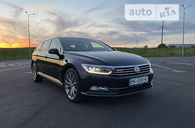 Універсал Volkswagen Passat 2015 в 