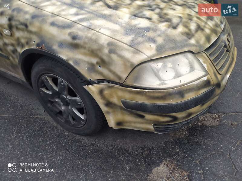 Седан Volkswagen Passat 2003 в Києві