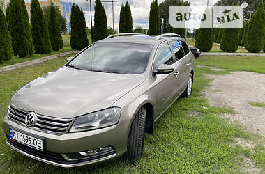 Универсал Volkswagen Passat 2012 в Киеве