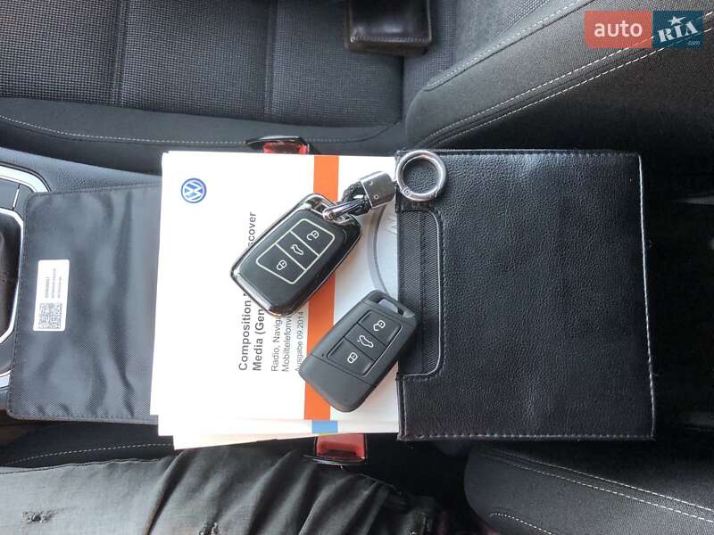 Универсал Volkswagen Passat 2015 в Житомире