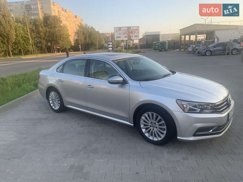 Седан Volkswagen Passat 2016 в Киеве