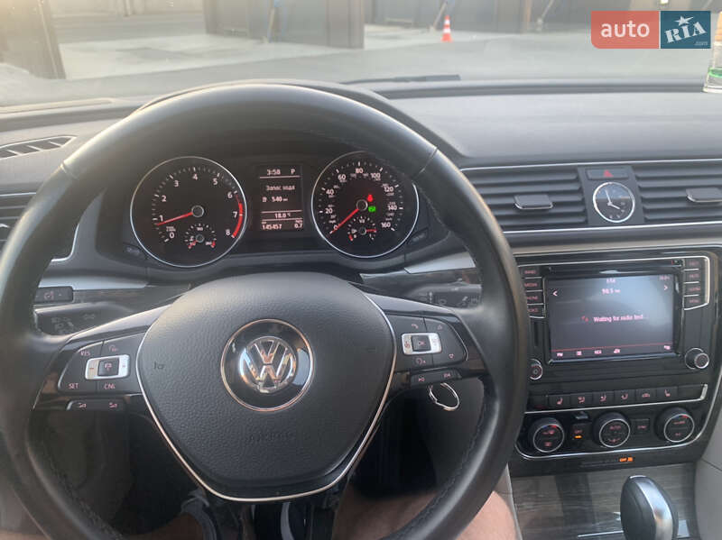 Седан Volkswagen Passat 2016 в Киеве