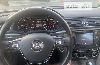 Седан Volkswagen Passat 2016 в Киеве