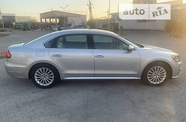 Седан Volkswagen Passat 2016 в Киеве