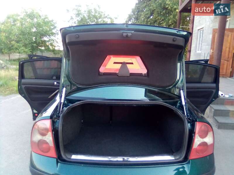 Универсал Volkswagen Passat 2001 в Дубно