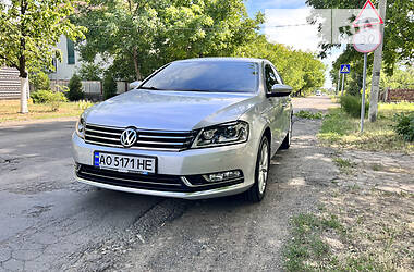 Седан Volkswagen Passat 2013 в Мукачево