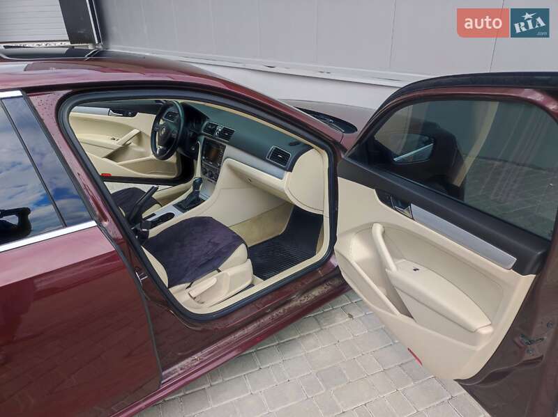 Седан Volkswagen Passat 2012 в Львові