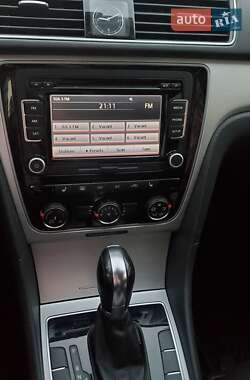 Седан Volkswagen Passat 2012 в 
