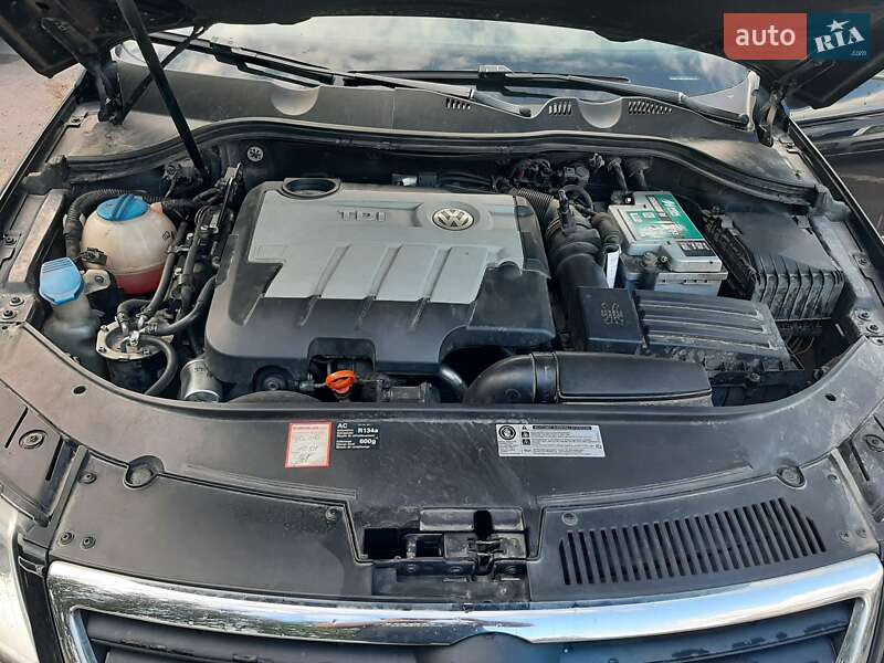 Універсал Volkswagen Passat 2010 в Рівному