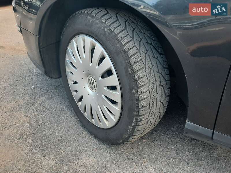 Універсал Volkswagen Passat 2010 в Рівному