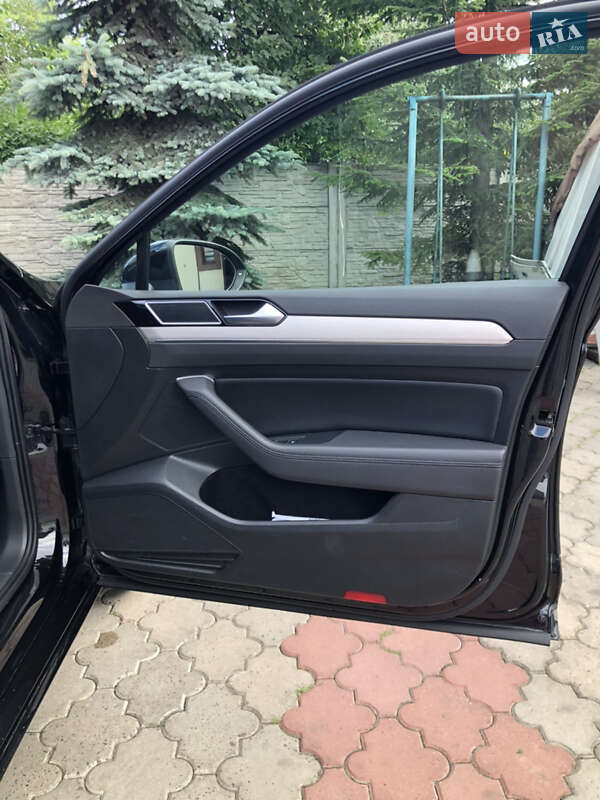 Универсал Volkswagen Passat 2018 в Ровно фото 21 Универсал Volkswagen Passat 2018 в Ровно