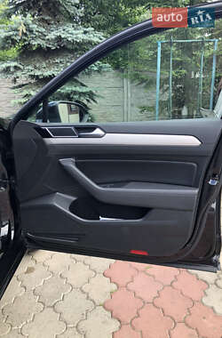 Универсал Volkswagen Passat 2018 в 