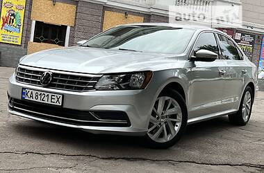 Седан Volkswagen Passat 2018 в Кам'янському