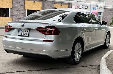 Седан Volkswagen Passat 2018 в Кам'янському