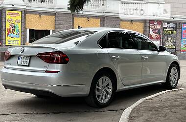 Седан Volkswagen Passat 2018 в Кам'янському