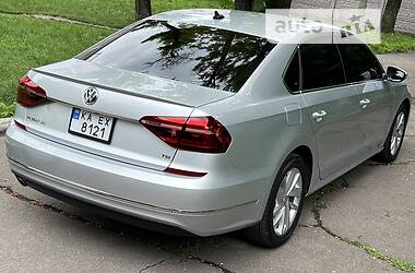 Седан Volkswagen Passat 2018 в Кам'янському