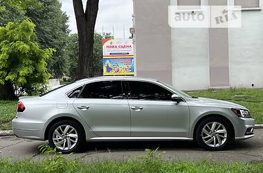 Седан Volkswagen Passat 2018 в Кам'янському