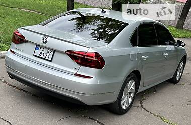 Седан Volkswagen Passat 2018 в Кам'янському