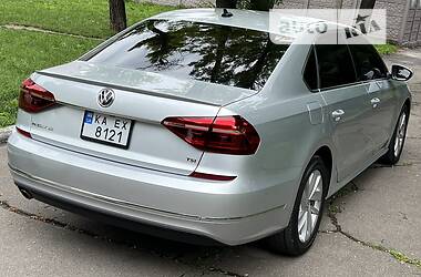 Седан Volkswagen Passat 2018 в Кам'янському