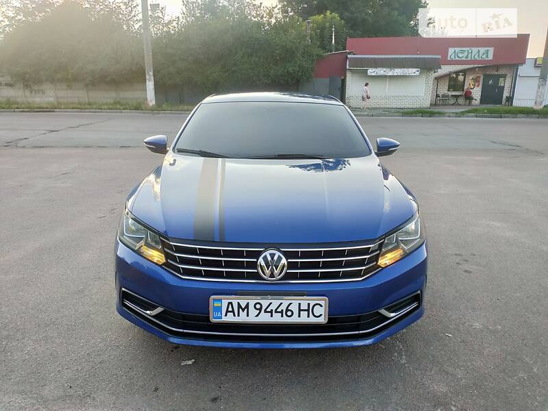 Седан Volkswagen Passat 2015 в Житомирі