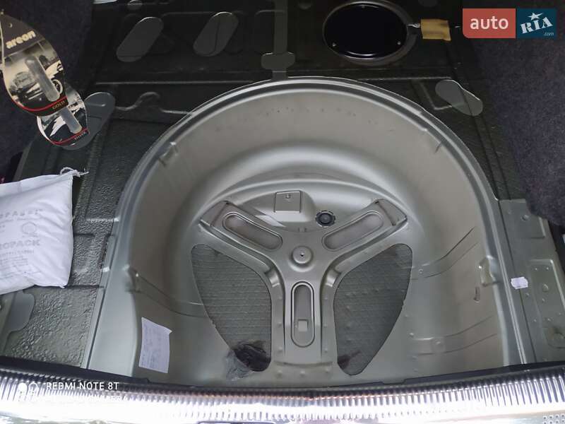 Седан Volkswagen Passat 2001 в Львове