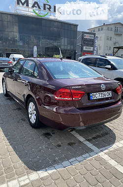 Седан Volkswagen Passat 2012 в Львові