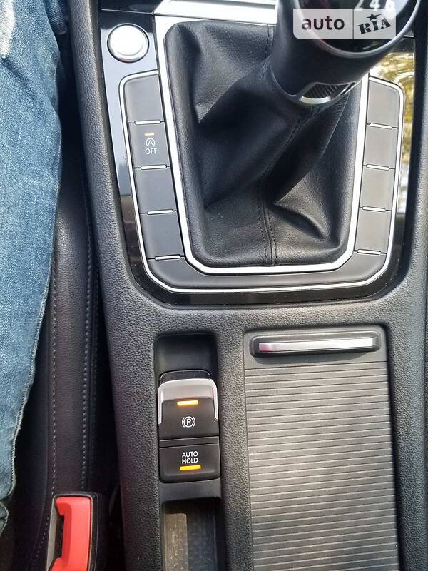 Універсал Volkswagen Passat 2015 в Тернополі