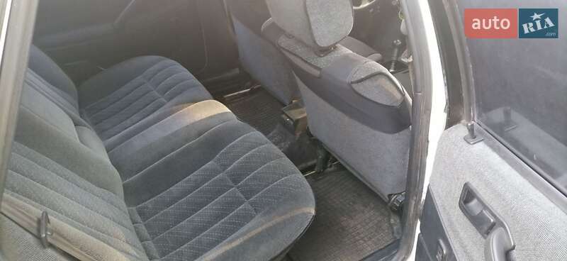 Седан Volkswagen Passat 1991 в Києві