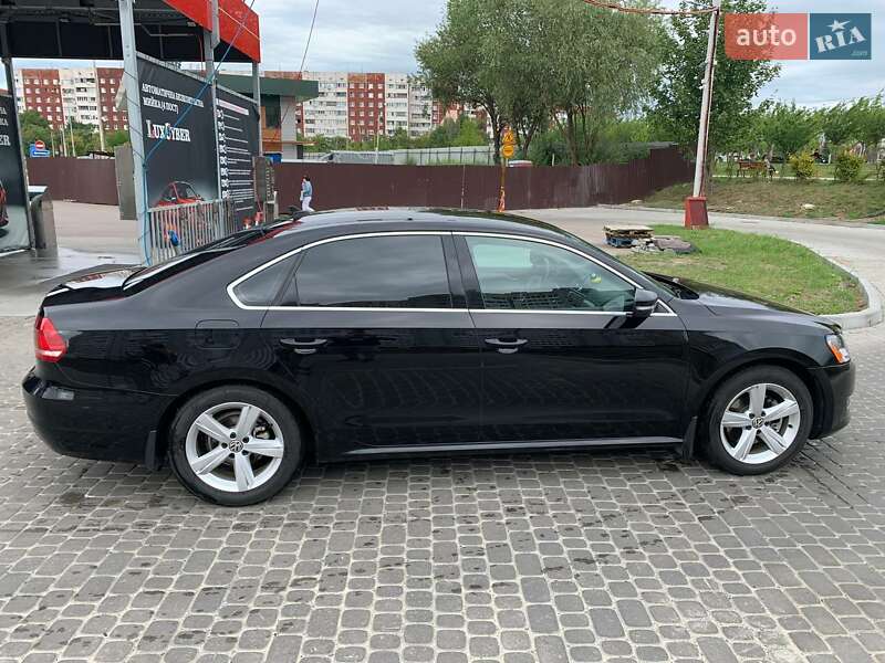 Седан Volkswagen Passat 2013 в Львові