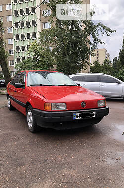 Седан Volkswagen Passat 1988 в Киеве