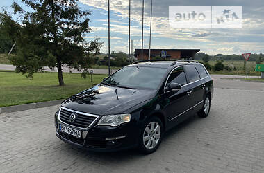 Універсал Volkswagen Passat 2009 в Рівному