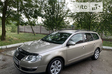 Универсал Volkswagen Passat 2005 в Вараше