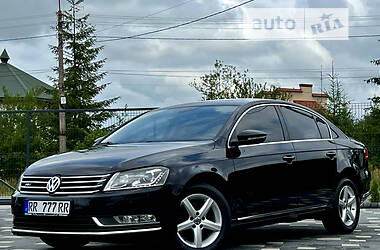 Хетчбек Volkswagen Passat 2014 в Дрогобичі