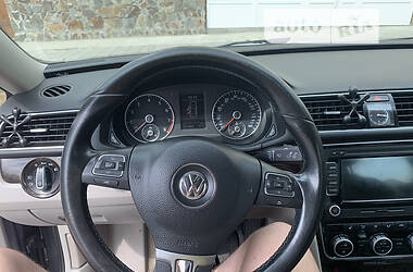 Седан Volkswagen Passat 2014 в Кам'янець-Подільському